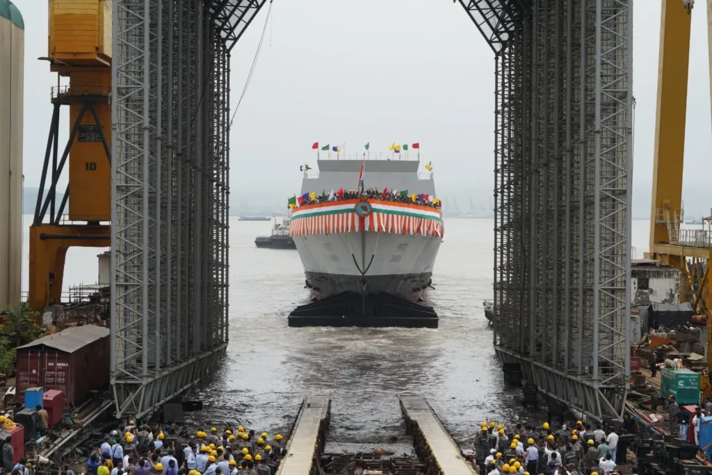 ସମୁଦ୍ରରେ-ଭାରତକୁ-ଜଗିବ-ତାରାଗିରି,-ଶତ୍ରୁ-ଆଖି-ଦେଖାଇଲେ-ମାରିବ-ବ୍ରହ୍ମୋସ୍‌