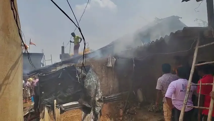 fire-breaks-out-at-house:-ଘରେ-ଶୋଇଥିଲେ,-ହଠାତ୍-ଲାଗିଗଲା-ନିଆଁ-;-ବୃଦ୍ଧା-ଜୀବନ୍ତ-ଦଗ୍ଧ