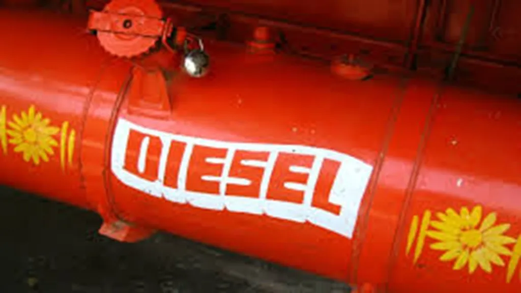 ଡିଜେଲ-ଓ-atf-ଉପରେ-ମୋଦି-ସରକାରଙ୍କ-ବଡ଼-ନିଷ୍ପତ୍ତି,-ବଢାଇଲେ-ଏକ୍ସପୋର୍ଟ-ଡ୍ୟୁଟି,-ଜାଣନ୍ତୁ-କେତେ?