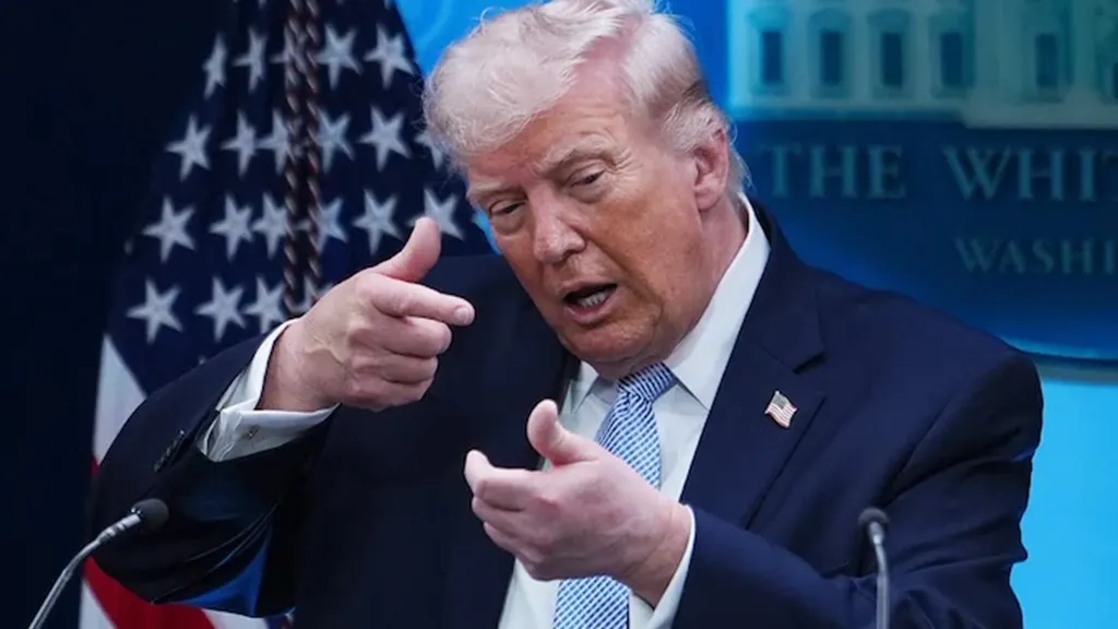 ଇରାନକୁ-ଟ୍ରମ୍ପଙ୍କ-ଚେତାବନୀ,-ନାକାବନ୍ଦୀ-ପାଖକୁ-ଜାହାଜ-ଆସିଲେ-ବୁଡାଇ-ଦିଆଯିବ