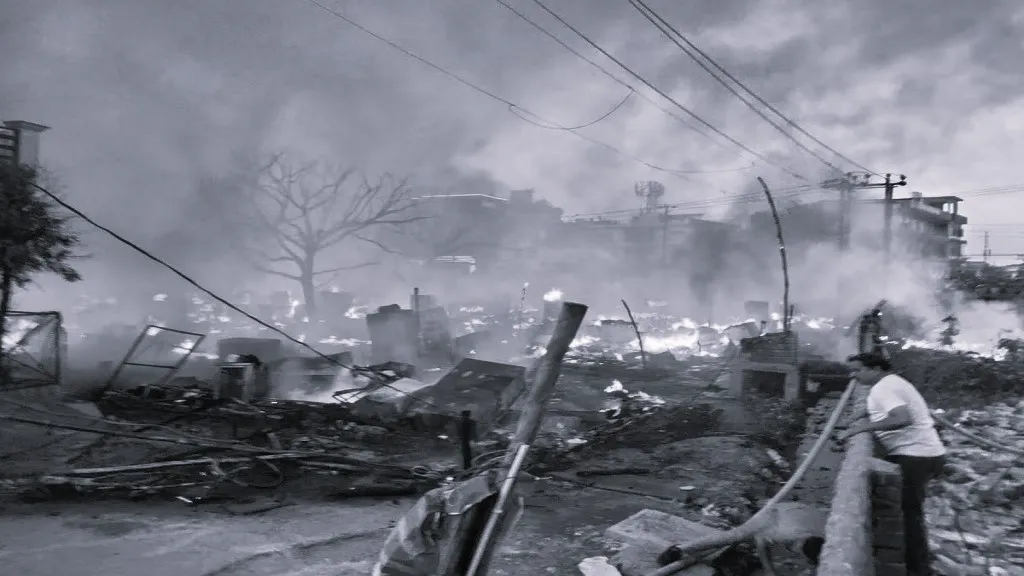 ଭୟଙ୍କର-ଅଗ୍ନିକାଣ୍ଡରେ-ଜଳିଗଲା-ହଜାରେରୁ-ଅଧିକ-ଘର,-ବିସ୍ଫୋରଣରେ-ଥରିଲା-ପୂରା-ଅଞ୍ଚଳରେ