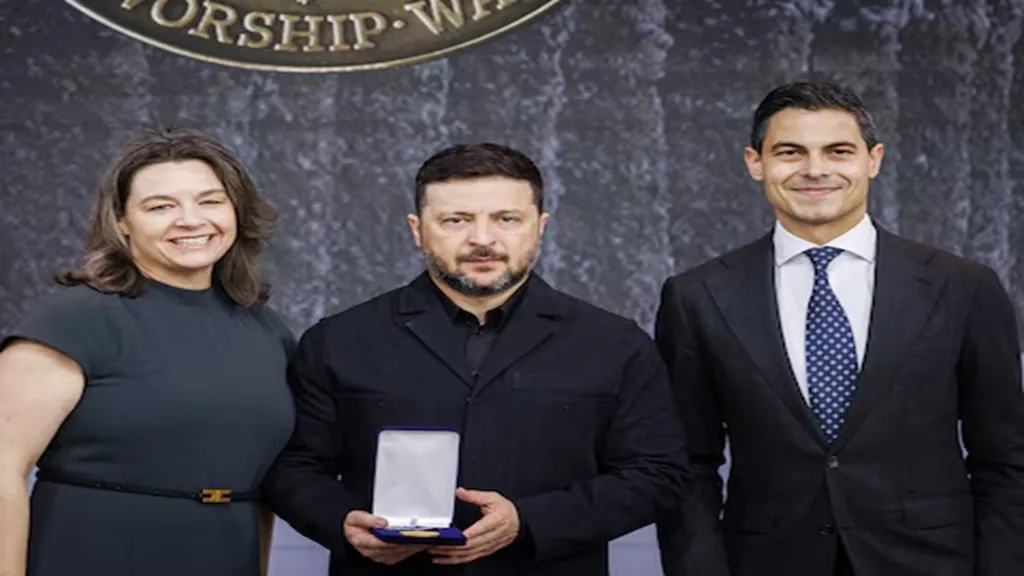 ‘ଇଣ୍ଟରନ୍ୟାସନାଲ-ଫୋର-ଫ୍ରିଡମସ୍-ଆୱାର୍ଡ’ରେ-ସମ୍ମାନୀତ-ହେଲେ-ଜେଲେନସ୍କି