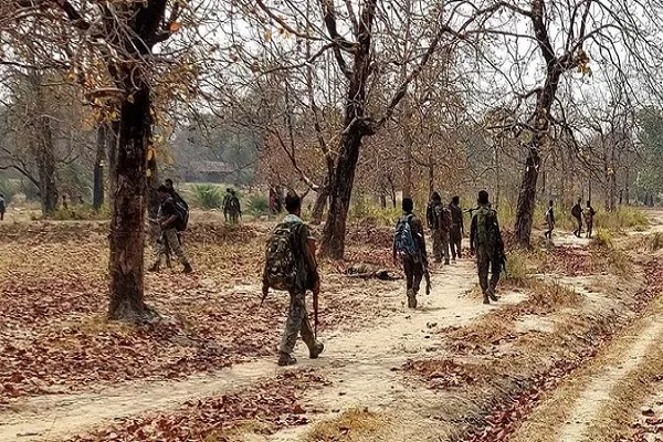 ଆଇଇଡି-ବିସ୍ଫୋରଣରେ-ଇନ୍ସପେକ୍ଟରଙ୍କ-ସମେତ-୫-ଯବାନ-ଆହତ,-ହାଇଆଲର୍ଟରେ-ପୂରା-ଅଞ୍ଚଳ