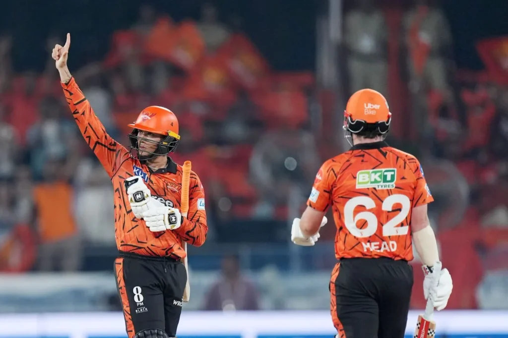 ipl-ଇତିହାସରେ-ଅଭିଷେକ-ଶର୍ମାଙ୍କ-ନୂଆ-ରେକର୍ଡ,-ପଢନ୍ତୁ-ପୁରା-ଖବର