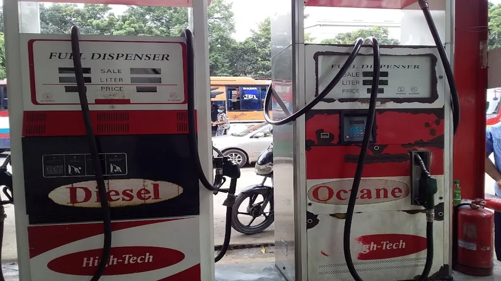 ଦକ୍ଷିଣ-ଏସିୟ-ଦେଶଙ୍କ-ଉପରେ-ପଡିଲା-ମଧ୍ୟପ୍ରାଚ୍ୟ-ଯୁଦ୍ଧର-ପ୍ରଭାବ,-ବାଂଲାଦେଶରେ-ମହଙ୍ଗା-ହେଲା-ପେଟ୍ରୋଲ-ଓ-ଡିଜେଲ