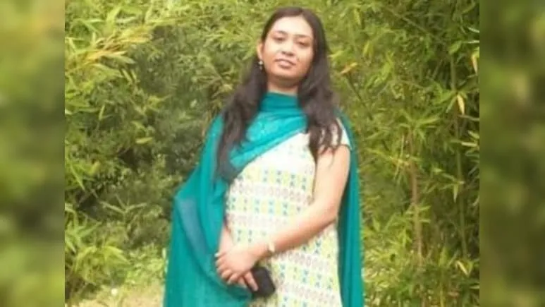 ବିଶ୍ୱବିଦ୍ୟାଳୟର-ଇଂରାଜୀ-ଅଧ୍ୟାପିକାଙ୍କୁ-ହତ୍ୟା,-ଆପାର୍ଟମେଣ୍ଟରୁ-ମିଳିଲା-ରକ୍ତାକ୍ତ-ମୃତଦେହ